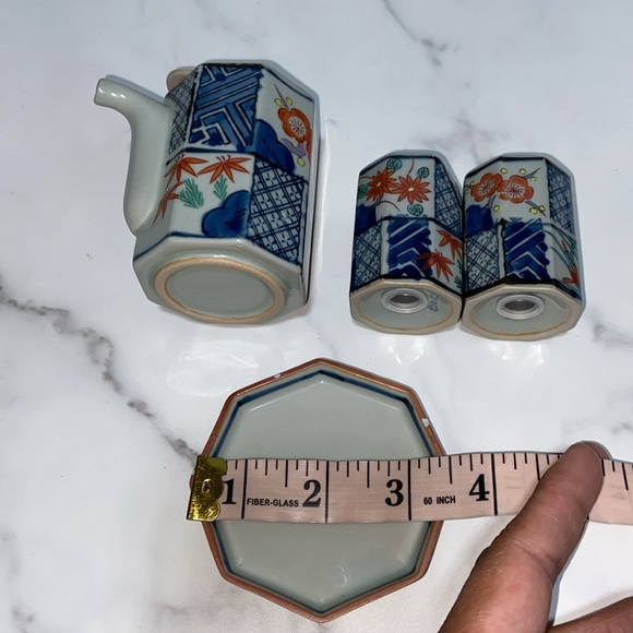 Vintage Chinese Asian Small Teapot And Salt& Pepper Set Red Flowers Roae Floral - Picture 16 of 17